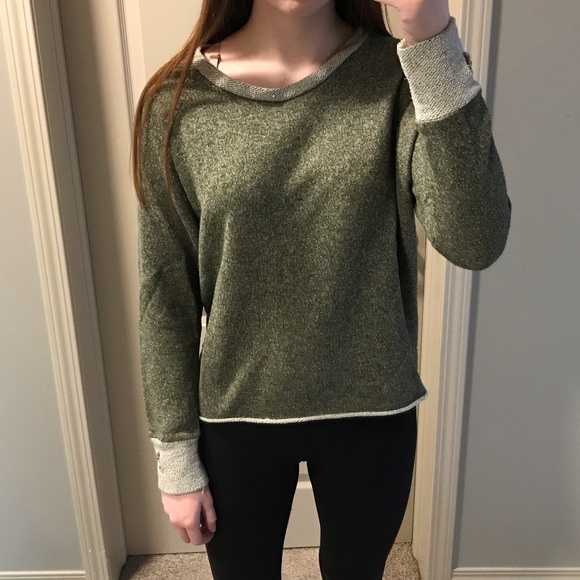 🍒3 for $12 - Love Child Green High-Low Sweater - Picture 4 of 9